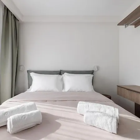 Helia Seasons Apartament *