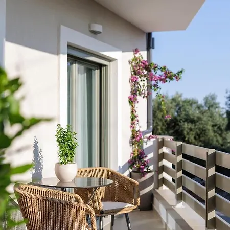 Helia Seasons Apartment *